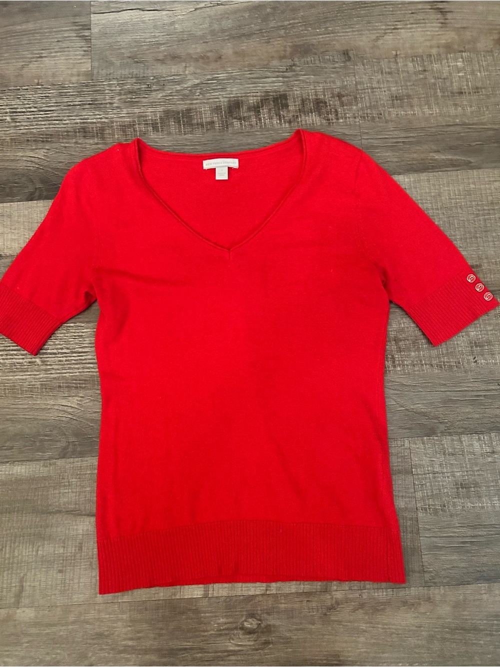 New York & Company Bright Red V-Neck Short Sleeve Sweater